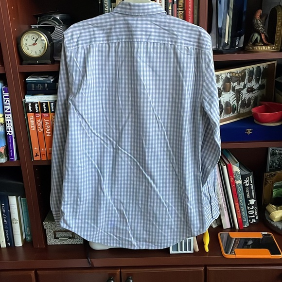 Men’s long sleeved casual button down by Gap sized Med - Picture 5 of 7